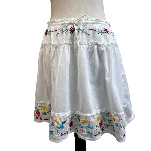 Vintage Floral Embroidery Tier Mini Skirt White 100% Cotton Ruffles Medium - Picture 1 of 8